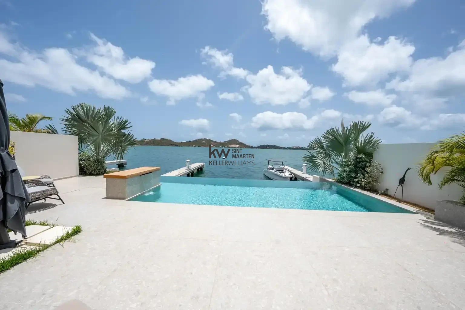 Villa in Point Pirouette