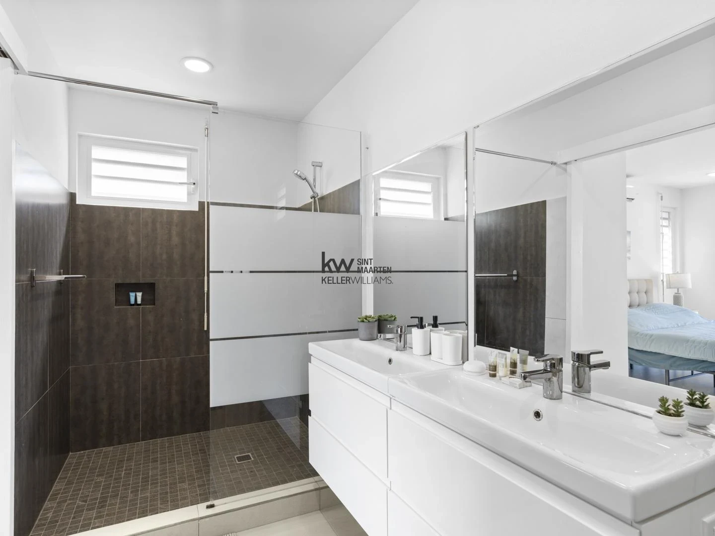 Apartment in Oyster Pond