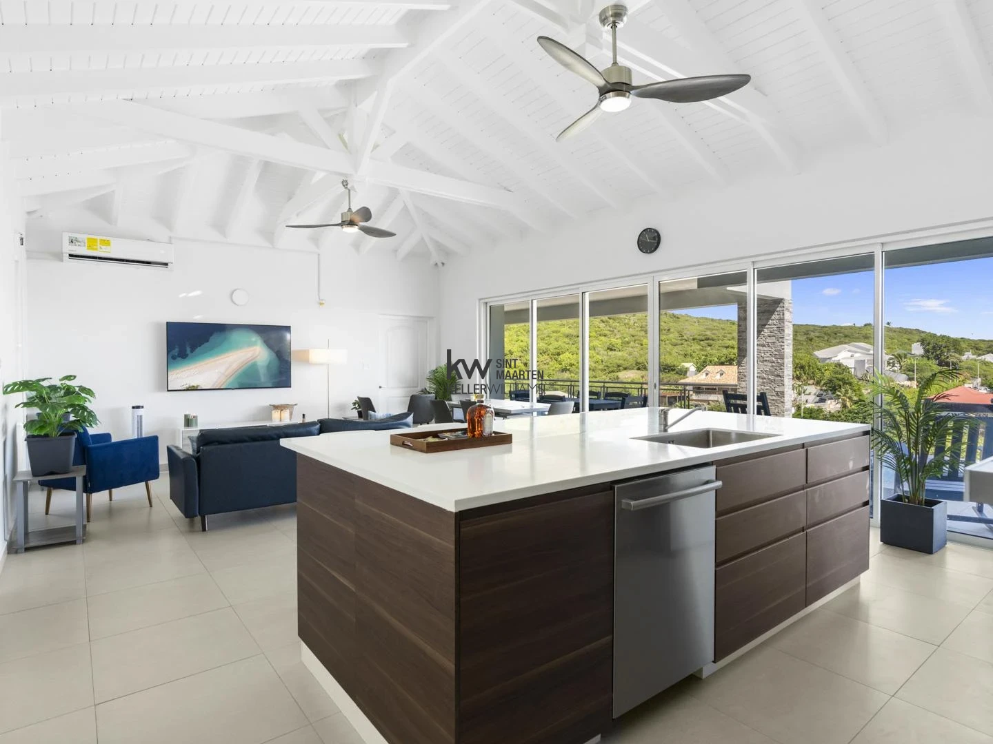 Apartment in Oyster Pond