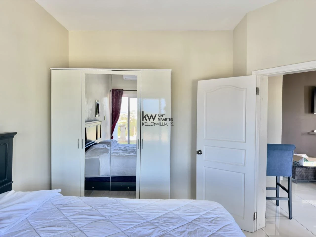 Apartment in Oyster Pond