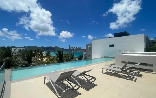 Aqua Residence –  Spacious 3-Bedroom Condo Steps from the Beach