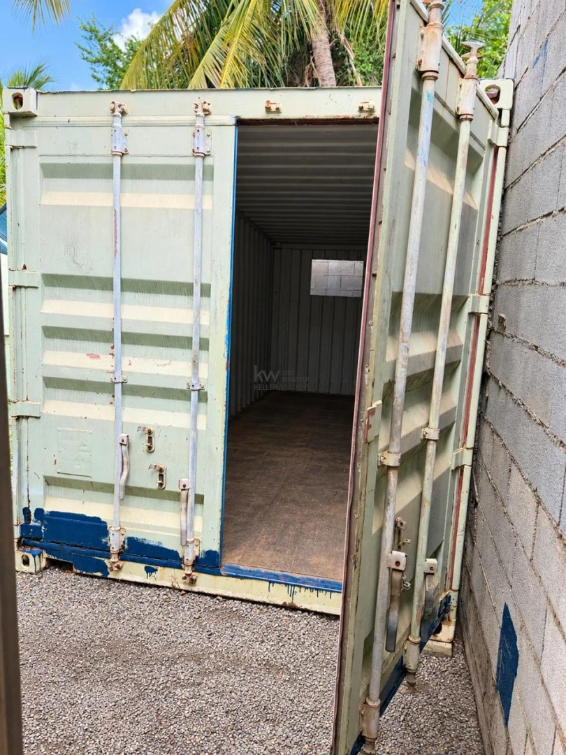 Commercial in Cole Bay