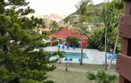 1-Bedroom Fixer-Upper Apartment in Tamarind – Great Investment Opportunity! 1-Bedroom Fixer-Upper Apartment in Tamarind – Great Investment Opportunity!